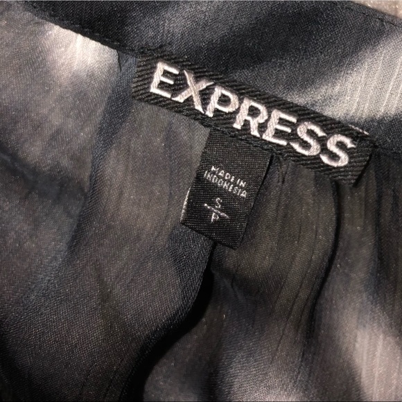 Express Black and White sequined V-neck Short sleeve sheer Blouse, size Small - Picture 2 of 4